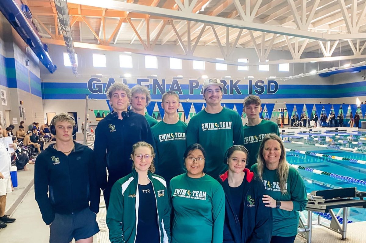 Swim advances to Regionals