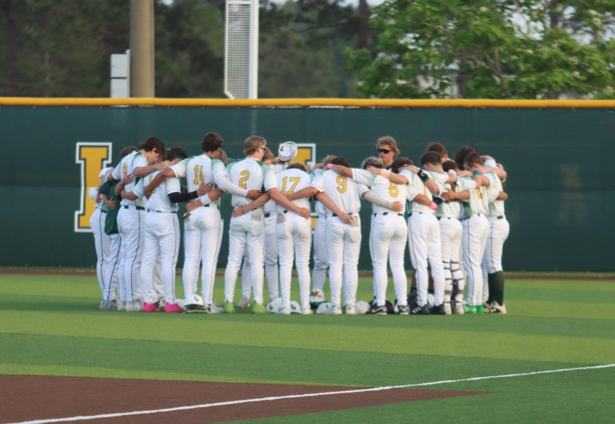 Baseball clutches playoffs